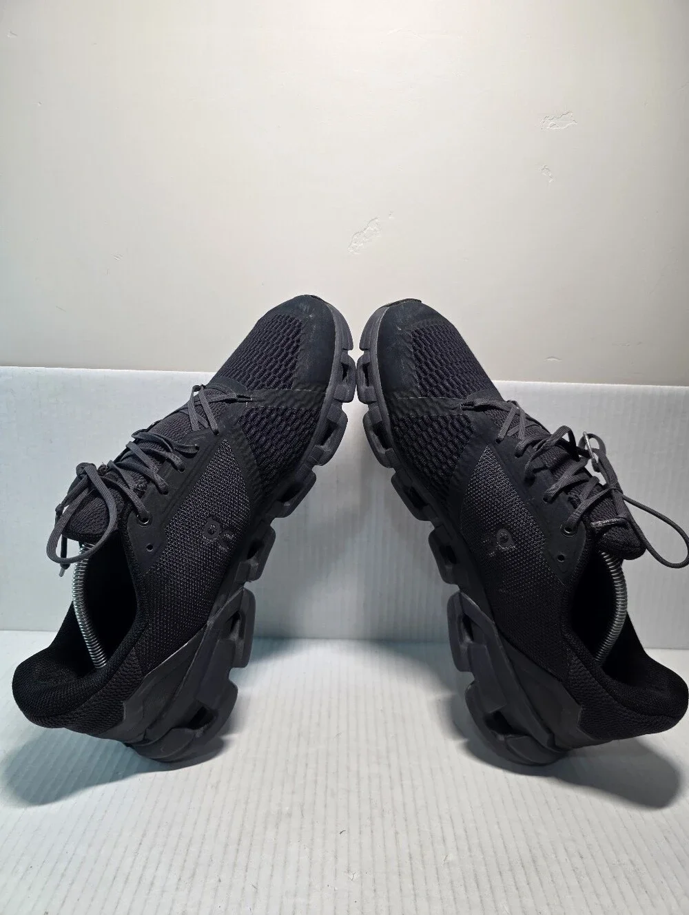 On Mens Swiss Engineering Cloudflyer Running Shoes Sneakers Black Size US 12